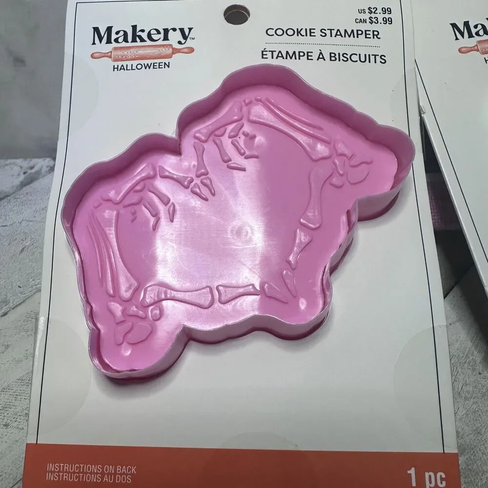 Halloween Cookie Cutters Set of 2 + Wicked Never Looked So Good Tea Towel